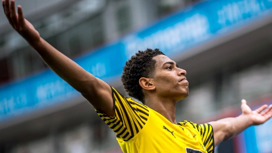 Τζουντ Μπέλιγχαμ: Ο νεότερος Άγγλος που ξεκινά βασικός και παίρνει περιβραχιόνιο στο Champions League!