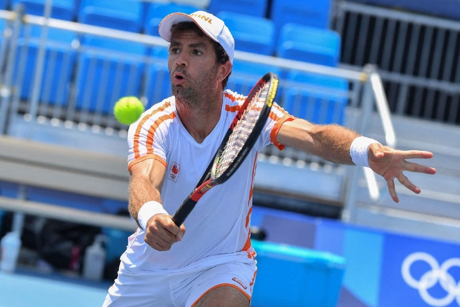 Τένις: Αποσύρθηκαν από το διπλό οι Ολλανδοί λόγω κρούσματος