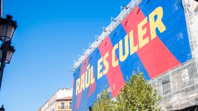 Μπαρτσελόνα: Εγκαινίασε μπουτίκ στη Μαδρίτη με banner για τον... Ραούλ! (video)