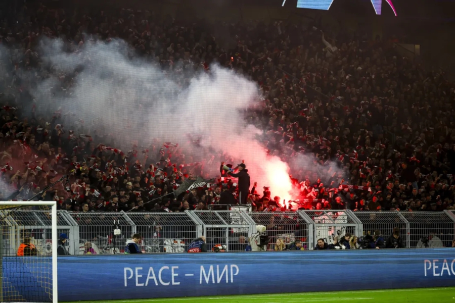 Σοβαρός τραυματισμός οπαδού της PSV από επεισόδια στη Βεστφαλία!