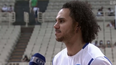 Λάρκιν: «Δύσκολη απόφαση να μην πάω στο ΝΒΑ, αλλά μ' άρεσε που κατακτήσαμε τα πάντα με την Εφές» (video)