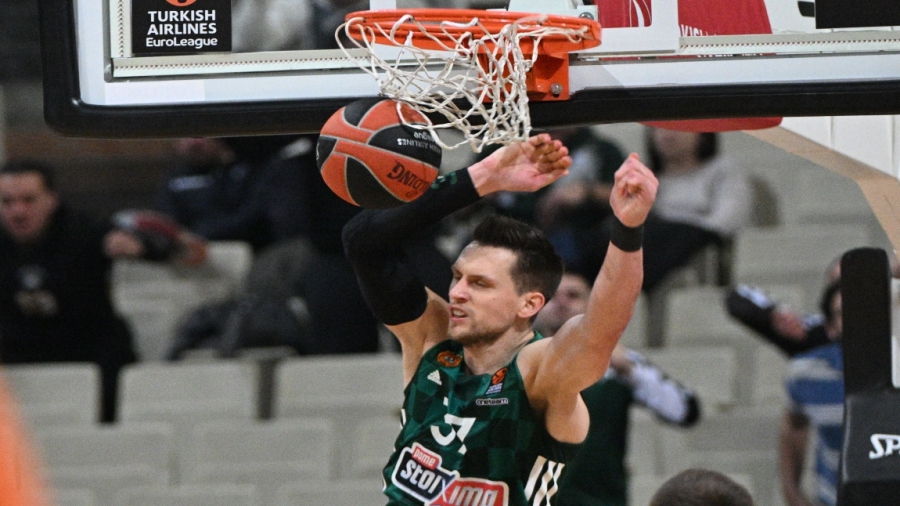 Πονίτκα: Γύρισε το πόδι του και αποχώρησε τραυματίας!