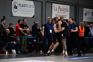 «Καμπάνα» και από τη ΔΕΑΒ για Φουρνιέ-Ολυμπιακό - «Απόπειρα βιαιοπραγίας» στο σκεπτικό της απόφασης