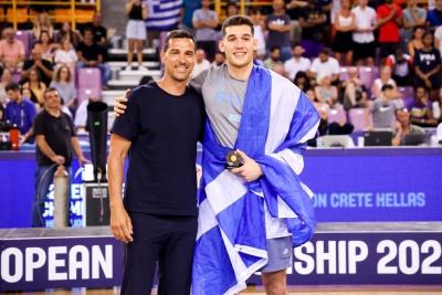 Βαγγέλης Ζούγρης: Από… στόπερ στην καλύτερη πεντάδα της Ευρώπης! (video)