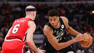 Καρούσο κατά Αντετοκούνμπο: «Δύσκολο να τον μαρκάρεις γιατί οι διαιτητές δεν του σφυρίζουν… επιθετικό φάουλ»