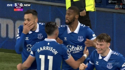 Έβερτον – Νιούκαστλ 3-0: Την «πάτησε» και έφυγε από τη ζώνη του υποβιβασμού!