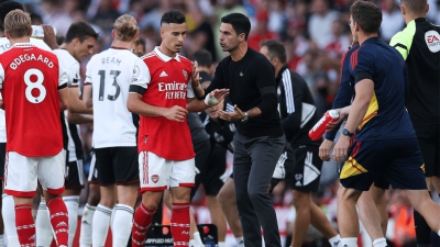 Άρσεναλ: Ένας χρόνος από την τελευταία θέση, η στήριξη στον Αρτέτα και το «Έμιρεϊτς» που θύμισε… Χάιμπουρι!