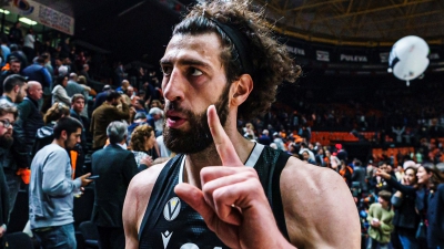 Σενγκέλια για το μέλλον του: «Θα δούμε τι θα γίνει»