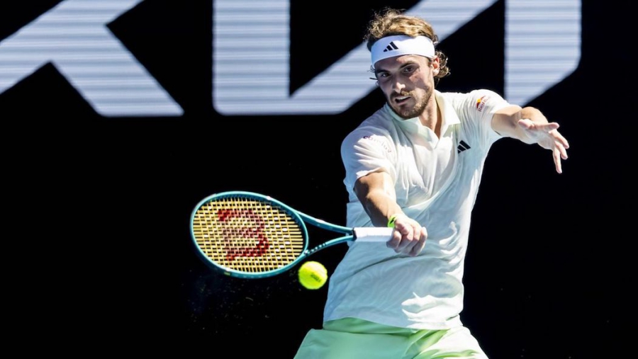 Επική «μάχη» με... σαρωτικό Τσιτσιπά κόντρα στον Τόμπσον (1-3 στα σετ) για τους «32» του Αυστραλιανού Open! (video)