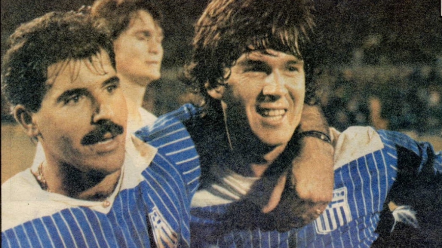 «Φαν Μπάστεν εσείς; Σαραβάκο εμείς!»: Η 25η Μαρτίου που η Ελλάδα «τρόμαξε» την Ολλανδία, λίγο πριν γίνει Πρωταθλήτρια Ευρώπης! (video)