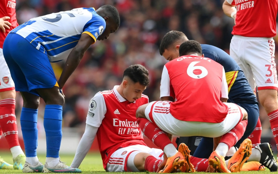 Άρσεναλ: Τέλος η σεζόν για τον Μαρτινέλι