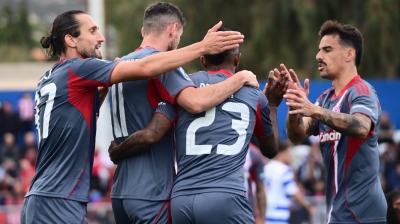 Με Γιαζίτσι και πεντάρα ο Ολυμπιακός ξεπέρασε το εμπόδιο της αξιόμαχης Ελλάς Σύρου!