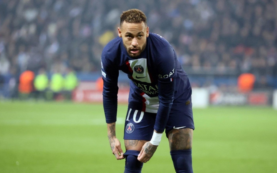 Νεϊμάρ: Η Παρί έβγαλε «στο σφυρί» την ακριβότερη μεταγραφή στην ιστορία του ποδοσφαίρου για… ψίχουλα!