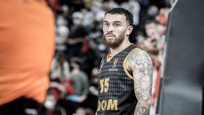 Τζέιμς: «Να έχουν @ρχ!δ!@ και να παίζουν άμυνα»!