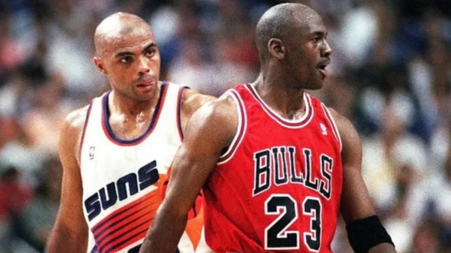 Τζόρνταν vs Μπάρκλεϊ σημειώσατε… 42 πόντους έκαστος και νικητές τους Μπουλς! (video)