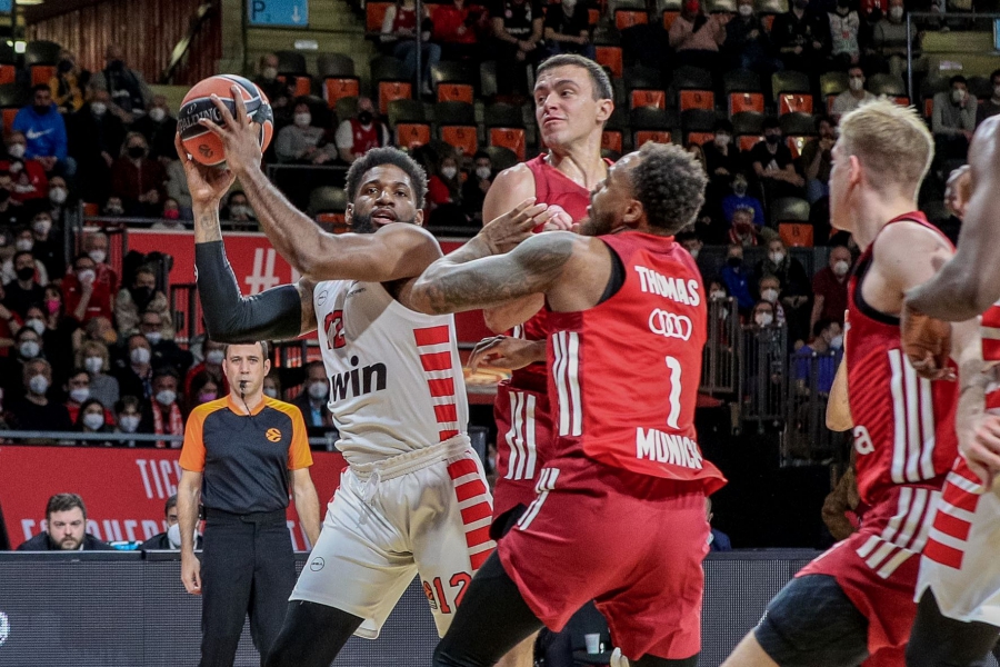 Χασάν Μάρτιν: «Διαλέγω πάντα την άμυνα, αν παίζουμε όπως στο 2ο ημίχρονο μπορούμε να σκεφτούμε τα πάντα»