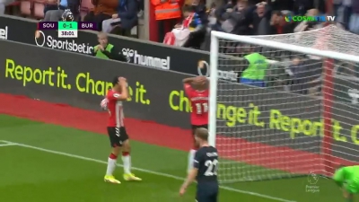 Σαουθάμπτον – Μπέρνλι 2-2: Απίστευτη ευκαιρία από τον Ρέντμοντ μπροστά σε κενή εστία (video)