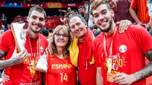 Ερνανγκόμεθ: Μία τρελλή τρελλή - μπασκετική - οικογένεια!