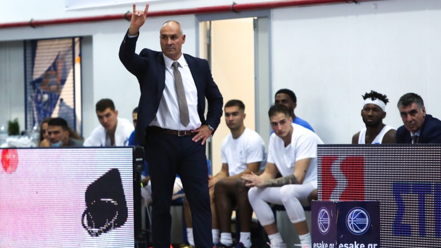 Σεγκούρα: «Σπουδαία ομάδα ο Άρης - Δεν με νοιάζει η ηλικία του Κολοβέρου» (video)