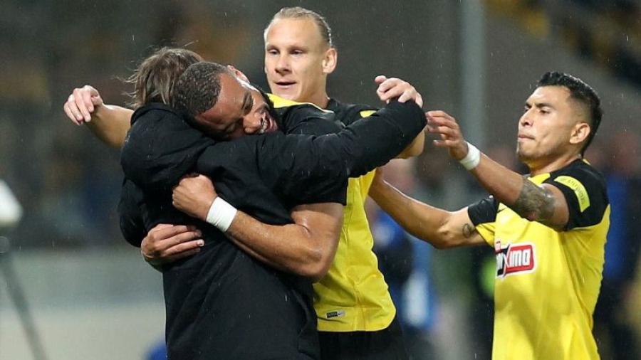 ΑΕΚ: Τελειώνει από την Ένωση ο Αλμέιδα, αποχαιρέτησε τους ποδοσφαιριστές στα αποδυτήρια της Τούμπας!