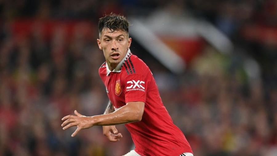 Λισάντρο Μαρτίνες: Δεν πάει πουθενά! Ανανεώνει με τους «κόκκινους διαβόλους»