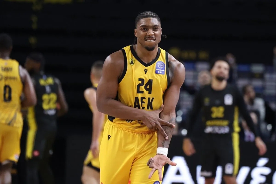 «Βασίλισσα» με στέμμα 10 καρατίων: Τρίτη και καλύτερη η ΑΕΚ - Δύσκολη νίκη με 83-74 επί του Αμαρουσίου!