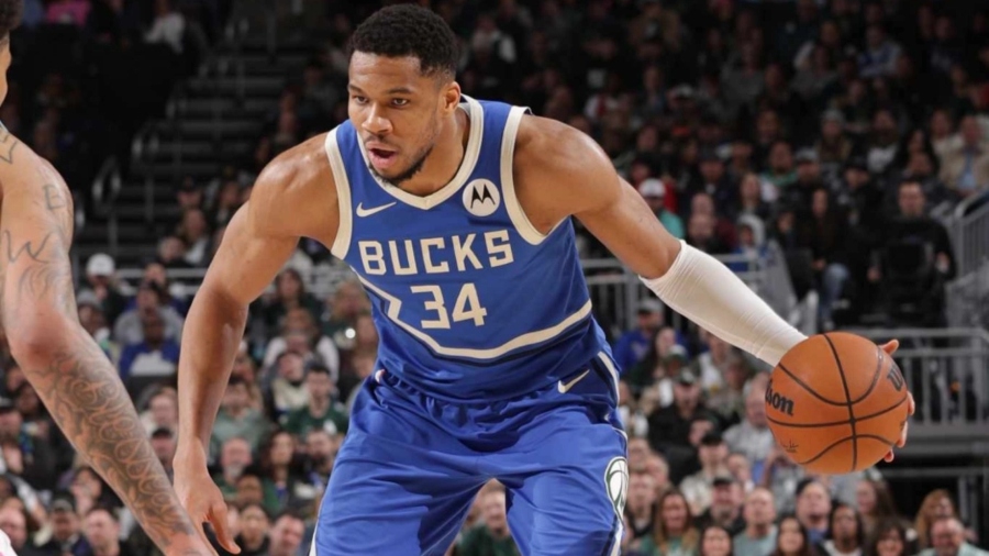 Αδιανόητος Γιάννης με triple double κόντρα στους Σίξερς! (vid)