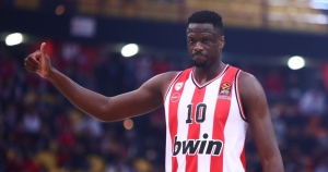 Οι δωδεκάδα του Ολυμπιακού στον εκτός έδρας αγώνα με τη Βιλερμπάν: Στην αποστολή και ο Φαλ!