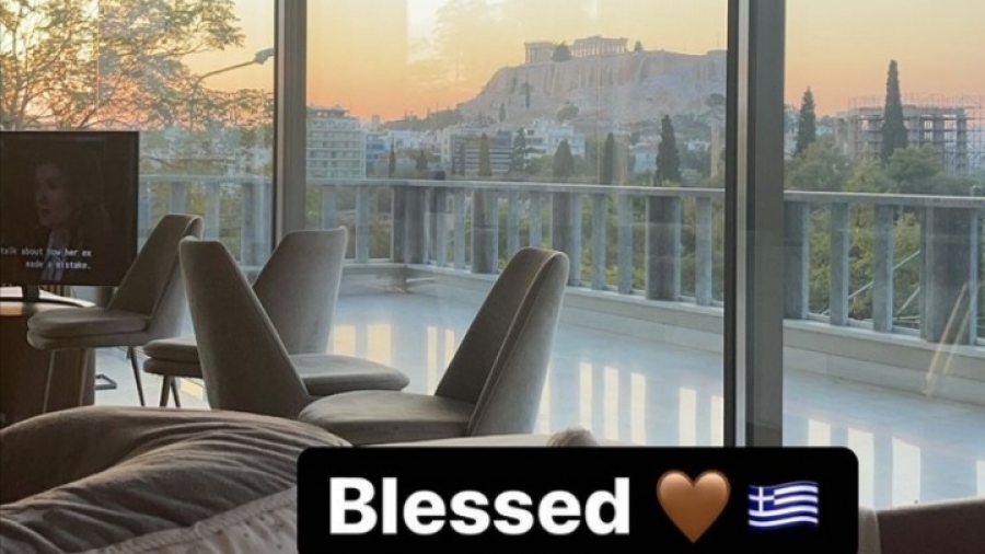 Ο Giannis με θέα… την Ακρόπολη!