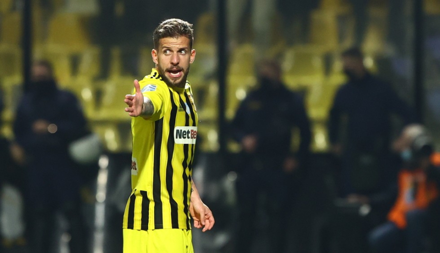 Λούκας Σάσα: «Ο Άρης ήθελε να με κρατήσει - Πώς έχασα την ευκαιρία να ξαναπαίξω στο Bloomfield;»