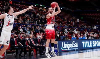 Η Αρμάνι υπέταξε τη Βίρτους Μπολόνια στην παράταση και παρέμεινε μόνη στην κορυφή (video)