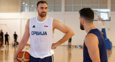 Σερβία: Τραυματίστηκε ο Μιλουτίνοφ, φόβοι ότι θα χάσει το EuroBasket!
