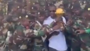 Η Σενεγάλη θα υπερασπιστεί τον τίτλο μέχρι... θανάτου: Σε στρατιωτική βάση της χώρας το τρόπαιο! (video)