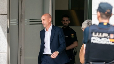 Ο Ρουμπιάλες επέστρεψε στη Μαδρίτη και συνελήφθη στο αεροδρόμιο! (video)
