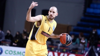 Η ΑΕΚ βραβεύει τον κορυφαίο πασέρ Κολόμ!