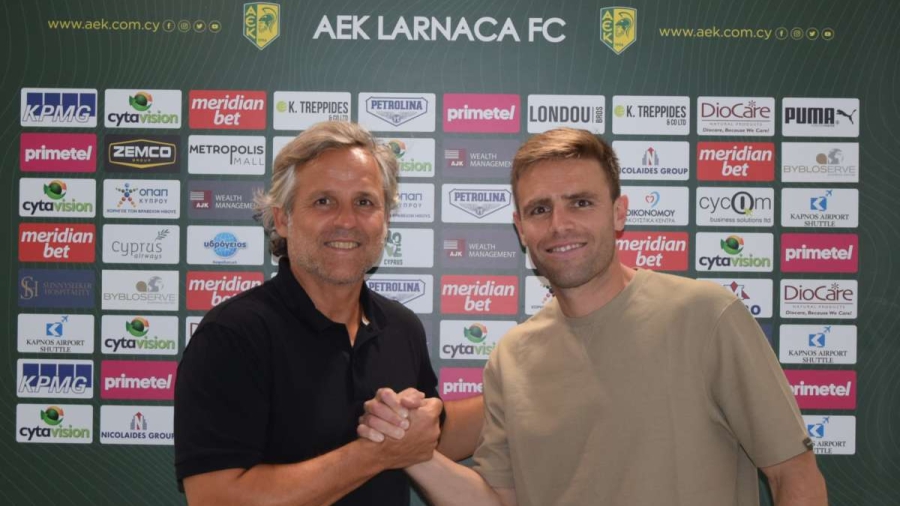 Στην ΑΕΚ Λάρνακας με υπογραφή… Ρόκα, ο Φακούντο Σάντσες!