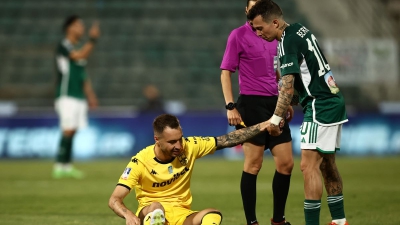 «Αλαλούμ» με τα μετάλλια του Άρη: Τα παρέλαβε στα… αποδυτήρια – Δεν πήγε στη συνέντευξη Τύπου ο Μάντζιος!