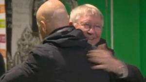 Η αγκαλιά του Σερ Άλεξ Φέργκιουσον στον Τεν Χαγκ! (video)