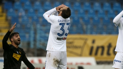 Οπαδοί Ατρομήτου σε ποδοσφαιριστές: «Ξεφτιλίζετε την ομάδα με την συμπεριφορά σας…»