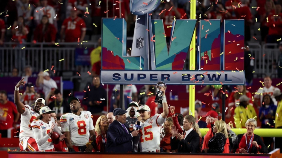 Super Bowl: Ο τίτλος στους Τσιφς του Καρλαύτη με σκορ 38-35 και δραματικό φινάλε κόντρα στους Ιγκλς! (video)