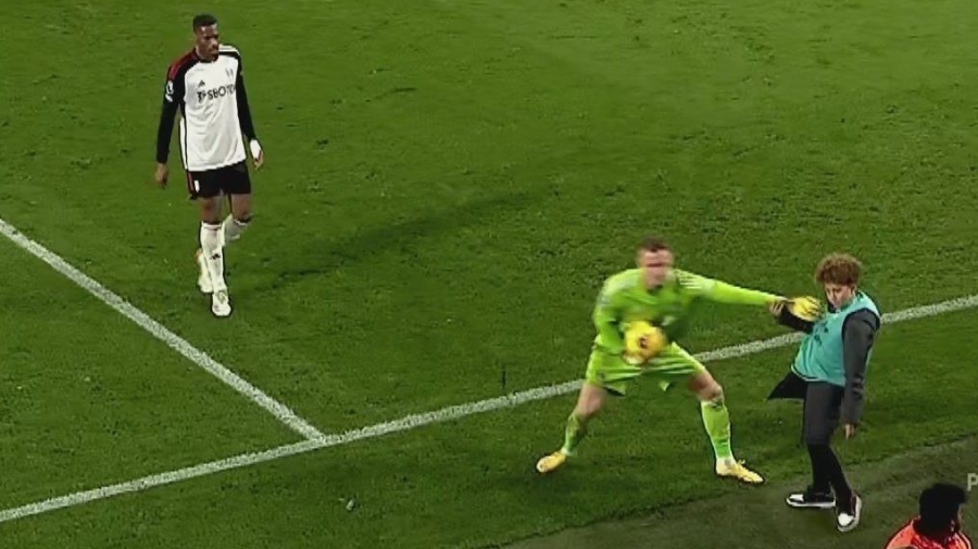 Τι άλλαξε σε μία δεκαετία; Ο Αζάρ είχε αποβληθεί απευθείας, ο Λένο έσπρωξε ball boy και δεν πήρε κίτρινη! (video)