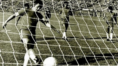 Χιλή - Σοβιετική Ένωση (1973): Σκοράροντας σε άδειο τέρμα, μια ομάδα μόνο στο γήπεδο, ένα περίστροφο στον κρόταφο του αρχηγού και ένα ματς που (δεν) έγινε! (video)