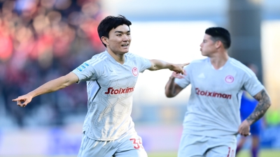 Βόλος - Ολυμπιακός 0-2: Έκανε... σεφτέ στο πρωτάθλημα με γκολάρα ο Χουάνγκ! (video)