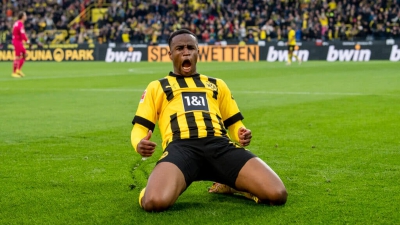 Τέλος στο... σίριαλ: Στη Ντόρτμουντ ο Μουκοκό μέχρι το 2026!