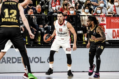 Ο Ολυμπιακός που κρατάει την τύχη της πρόκρισης στο Final-4 στα χέρια του και η παρωδία στο Βελιγράδι