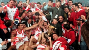 Η Ρώμη «βάφτηκε» για πάντα κόκκινη το 1997 και το πρώτο… αίμα για τον Ολυμπιακό του Ίβκοβιτς ήρθε απέναντι στην Μπαρτσελόνα (video)