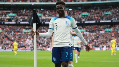 Αγγλία - Ουκρανία 2-0: «Μαγεία» Σάκα, έφτασε τα 10 σερί ματς με γκολ ο Κέιν στα προκριματικά του EURO! (vids)