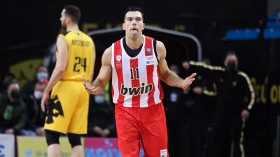 Ο Σλούκας... εκτέλεσε την ΑΕΚ και «έσβησε» τον φλεγόμενο Ράουτινς! (video)