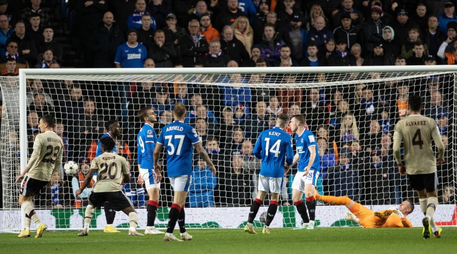 Ρέιντζερς – Άγιαξ 0-2: Ο Κούντους διπλασιάζει τα τέρματα των Ολλανδών! (video)