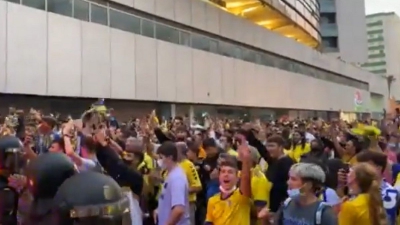 Τρόλαραν τους οπαδούς της Μπαρτσελόνα εκείνοι της Κάντιθ φωνάζοντας «πού είναι ο Μέσι;»